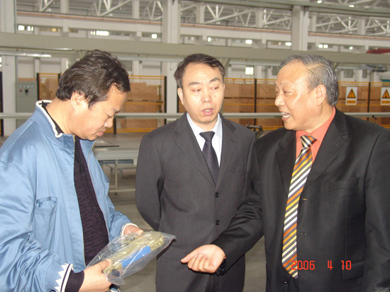 中國(guó)紡織報(bào)社長(zhǎng)遲宗君、副主編張澤華視察我司